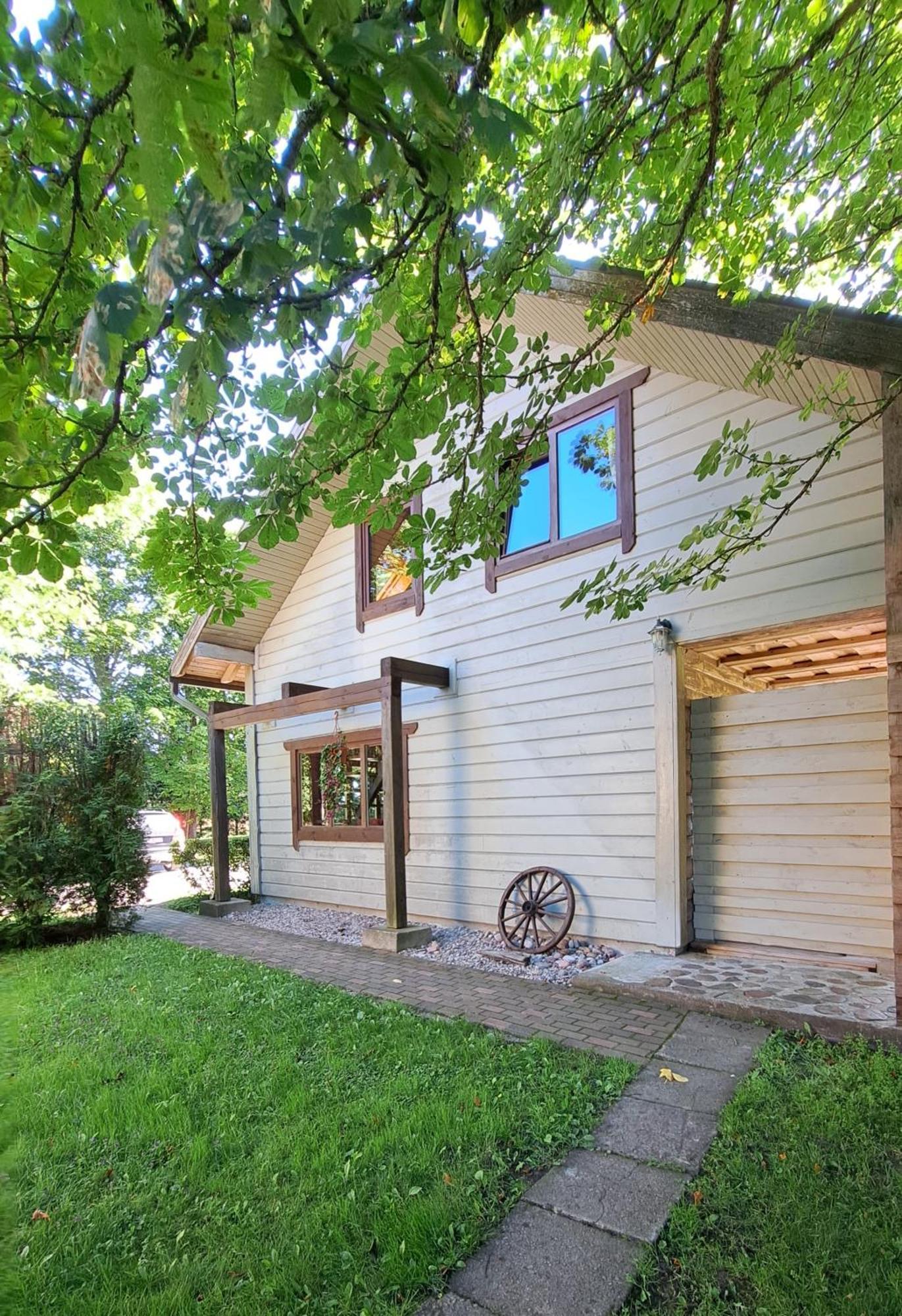 Villa Viesu Maja "Ozolini" Jurkalne Exterior foto